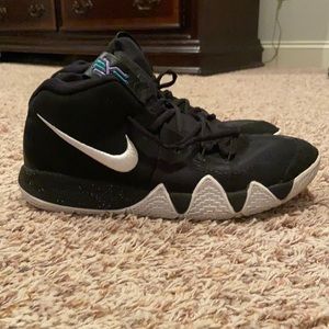 Kyrie basketball shoes. Size 9.5